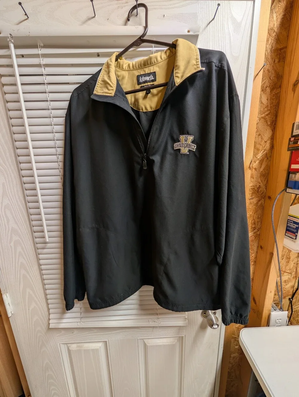 Ashworth ( Large) Black Pullover with Gold Collar and Vanderbilt 'V'